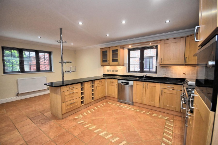Images for Wendover Road, Weston Turville EAID:christopherpalletapi BID:82450-1
